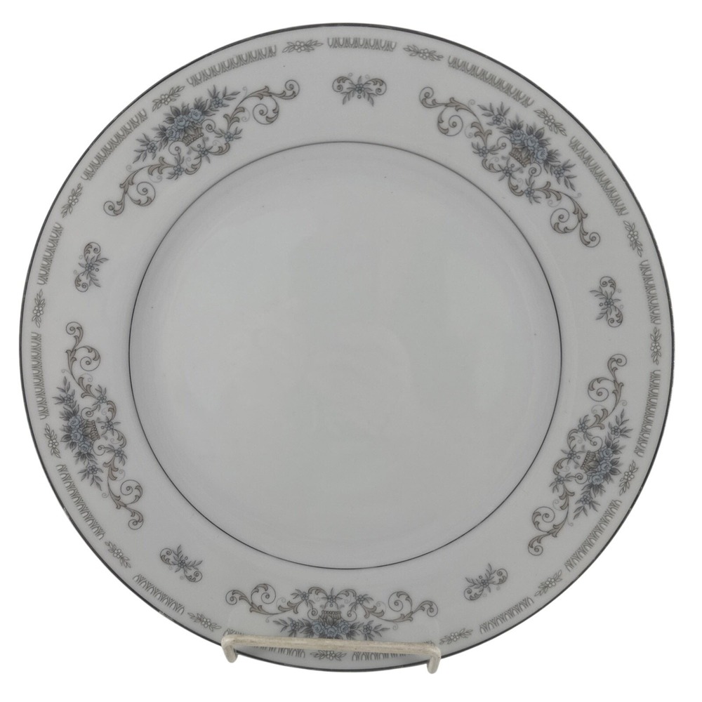 Dinner Plates Fine Porcelain China Diane Japan 10 1/4"‎ Light Pale Blue Flowers